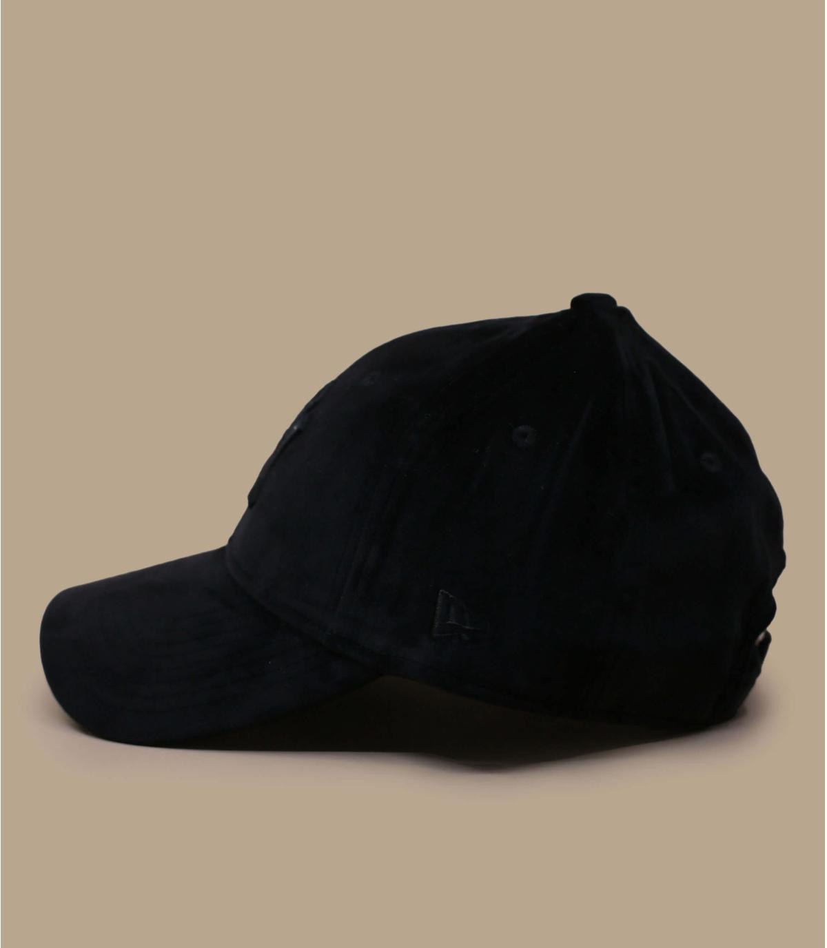 Black velvet baseball cap outlet